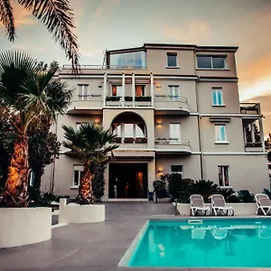 https://hotel-benaco-desenzano-del-garda.it-lombardy.com