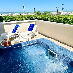 4* Hotell Club House