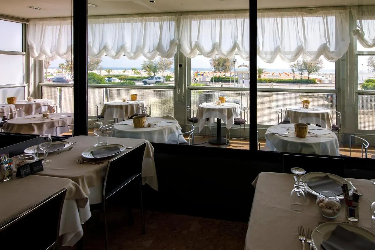 Hotel Derby Rimini 4*,